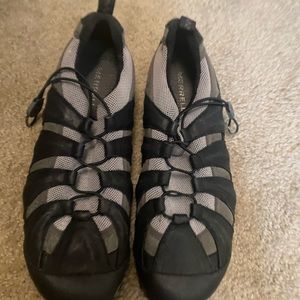 Women’s Merrell shoes